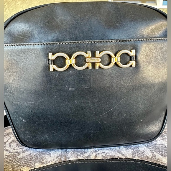 Beautiful Black Salvatore Ferragamo Leather Shoulder Bag - Picture 4 of 16